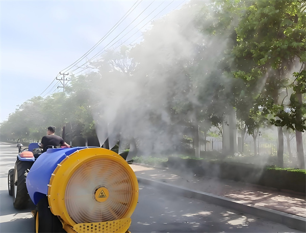 Pourquoi les producteurs de vergers préfèrent le pulvérisateur traîné pour verger ? Gain de temps et protection complète des arbres fruitiers