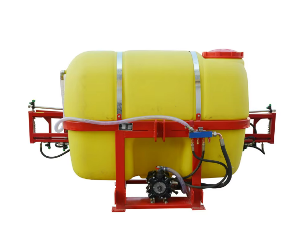 Pulvérisateurs à rampe avec pompe d'aspiration d'eau